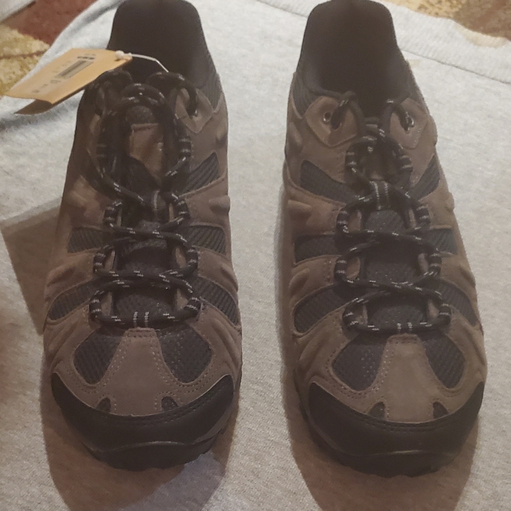NWT 50 peaks Size 11 mens hiking shoes